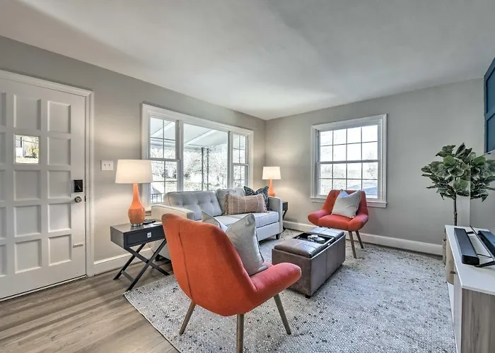 Holiday home Mid-century Modern In Ardmore Area!