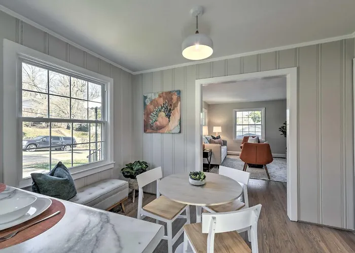 Holiday home Mid-century Modern In Ardmore Area! Winston-Salem