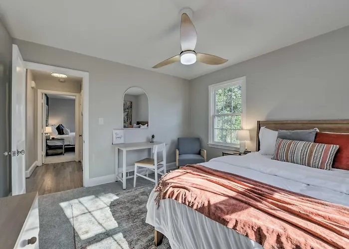 Holiday home Mid-century Modern In Ardmore Area! Winston-Salem
