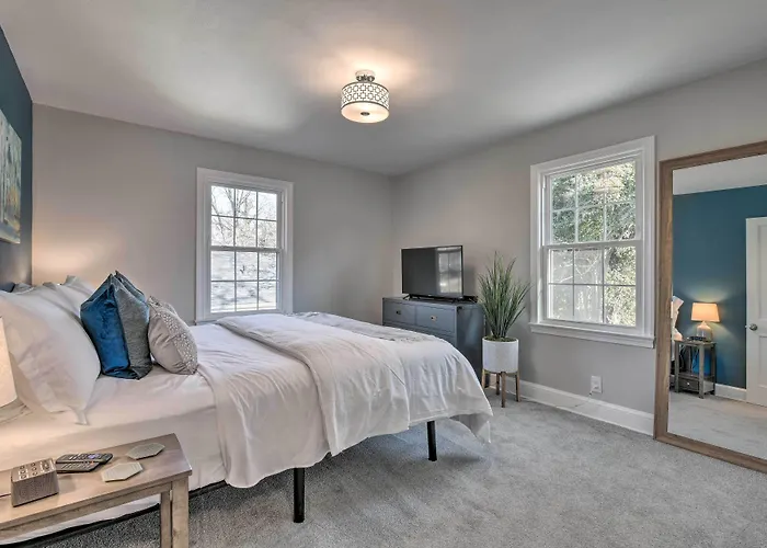 Mid-century Modern In Ardmore Area! Holiday home Winston-Salem