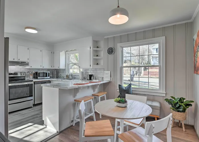 Mid-century Modern In Ardmore Area! Holiday home *